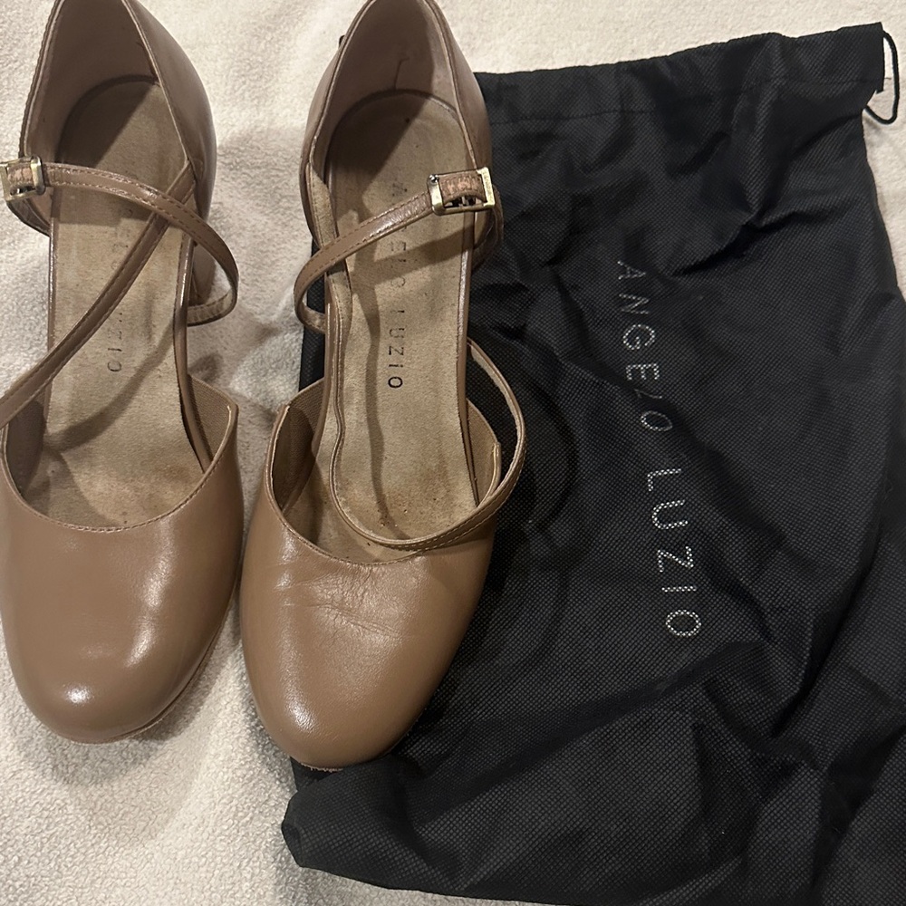 Women's Dance Shoes